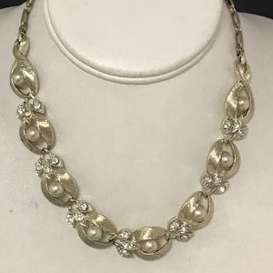 Vintage “Lisner” Gold Tone Necklace